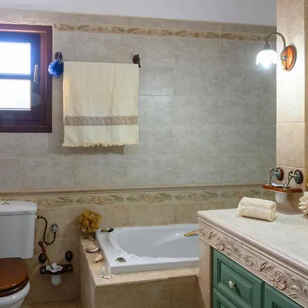 Siridaki 3 Bedroom By The Casa vacanze Agia Marina (Leros)