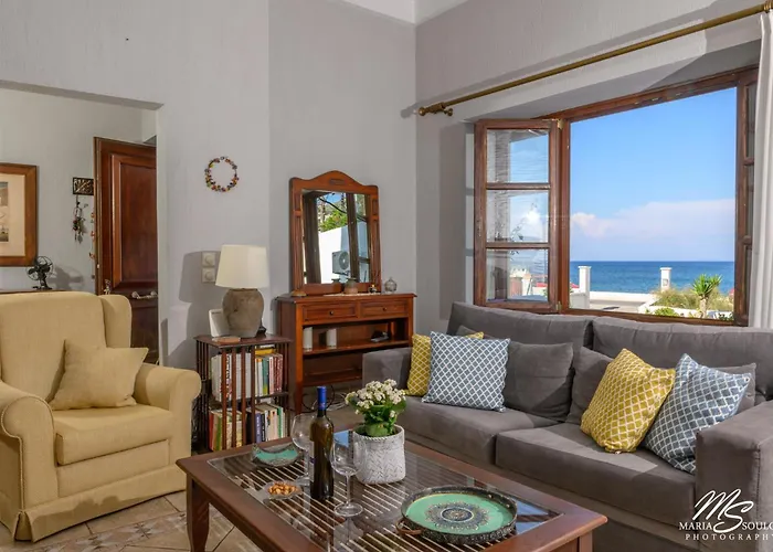 Siridaki 3 Bedroom By The *