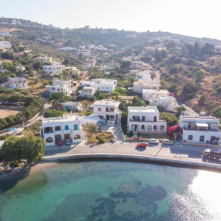 Siridaki 3 Bedroom By The *