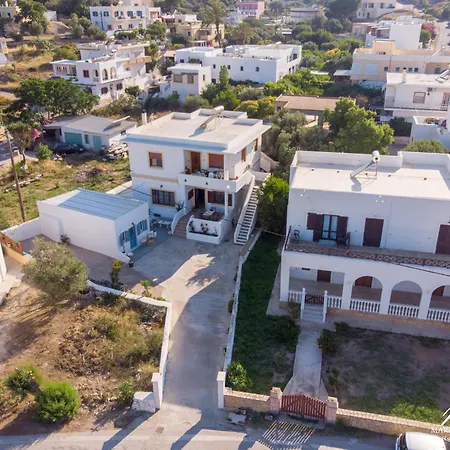 Siridaki 3 Bedroom By The