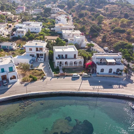 Siridaki 3 Bedroom By The Holiday home *