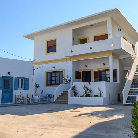 Siridaki 3 Bedroom By The Holiday home *
