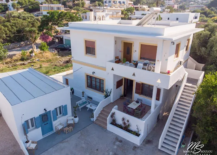 Siridaki 3 Bedroom By The בית נופש