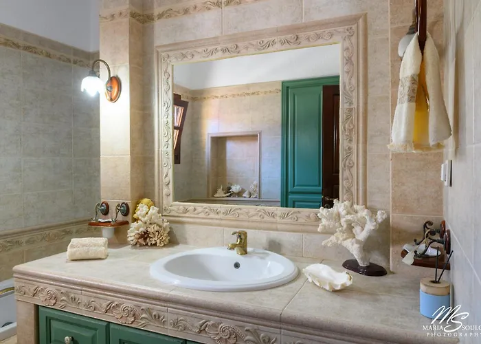 Siridaki 3 Bedroom By The * אגיה מרינה