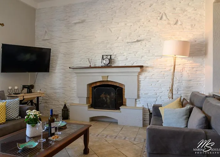 Siridaki 3 Bedroom By The בית נופש *